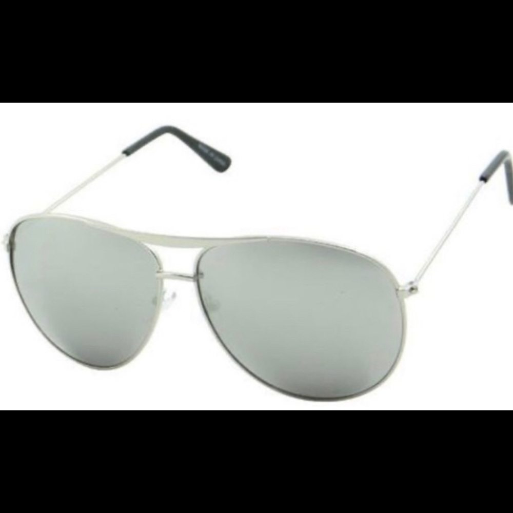 ❗️Classic Aviator Sunglasses 😎